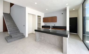 Casa en venta en Cholul Mérida Privada Morera 3 recamaras y alberca