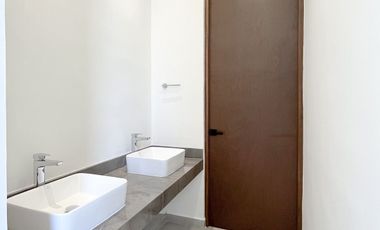 Casa en venta en Cholul Mérida Privada Morera 3 recamaras y alberca