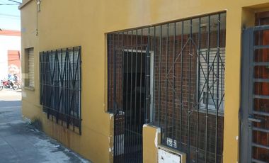 Casa + Local Comercial a la Venta en Wilde