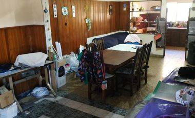 Casa + Local Comercial a la Venta en Wilde