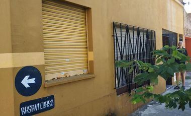 Casa + Local Comercial a la Venta en Wilde