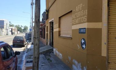 Casa + Local Comercial a la Venta en Wilde