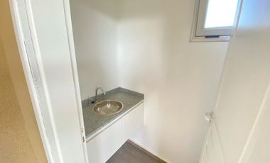 Casa en alquiler a estrenar de 4 dormitorios con pileta