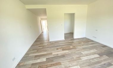 Casa en alquiler a estrenar de 4 dormitorios con pileta