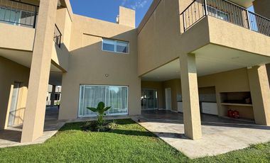 Casa en alquiler a estrenar de 4 dormitorios con pileta