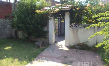 VENTA DE CASA EN VILLA SARMIENTO - MORON-