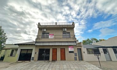 Departamento en Venta de 3 dorm. Patio con parque. Zárate