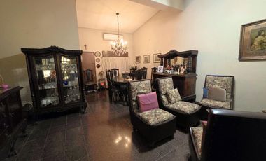Casa en zona de Roca y Adolfo de la Vega