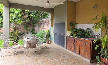 Casa en zona de Roca y Adolfo de la Vega