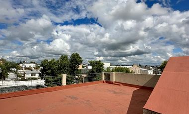 Departamento en Venta de 2 dorm. Balcón. Cochera. Zárate