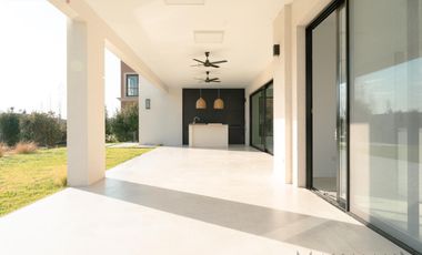 Alquiler Anual Casa 4 Dorm con Pileta sin Muebles