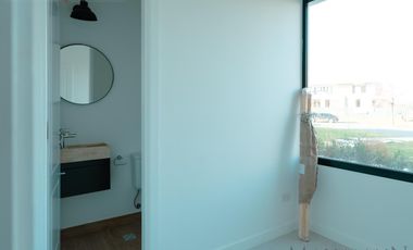Alquiler Anual Casa 4 Dorm con Pileta sin Muebles