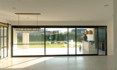 Alquiler Anual Casa 4 Dorm con Pileta sin Muebles