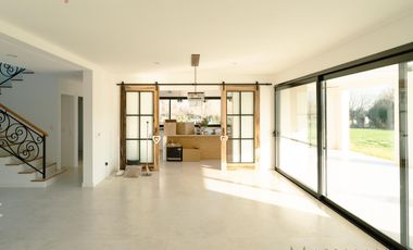 Alquiler Anual Casa 4 Dorm con Pileta sin Muebles