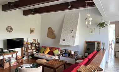 Departamento tres ambientes al frente en P. H