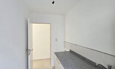 Casa en  alquiler barrio  rincon del rio calle Marruecos, entre francia y Oceano Indico