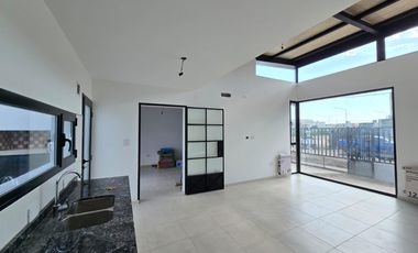 Casa en  alquiler barrio  rincon del rio calle Marruecos, entre francia y Oceano Indico