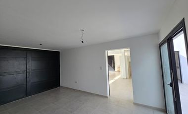 Casa en  alquiler barrio  rincon del rio calle Marruecos, entre francia y Oceano Indico