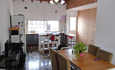 VENTA CASA MULTIFAMILIAR EN VILLA ADELINA