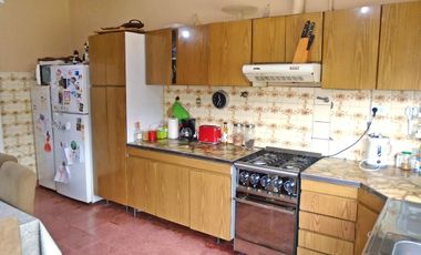 VENTA CASA MULTIFAMILIAR EN VILLA ADELINA