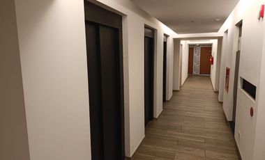 Departamento de dos ambientes con cochera cubierta-Ituzaingo Norte