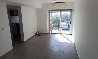 Departamento de dos ambientes con cochera cubierta-Ituzaingo Norte