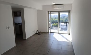 Departamento de dos ambientes con cochera cubierta-Ituzaingo Norte