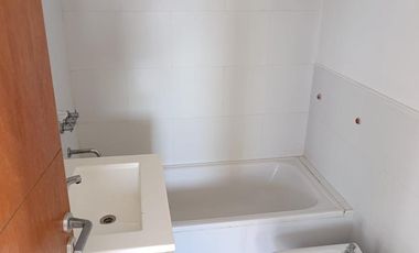 Departamento de dos ambientes con cochera cubierta-Ituzaingo Norte