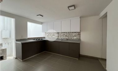 Casa en arriendo, barrio La Camelia, Manizales