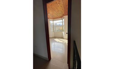 Casa en Arriendo, se puede caminar al rio Acacias.