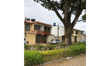 Casa en Arriendo, se puede caminar al rio Acacias.