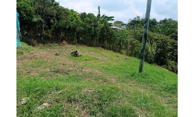 SE VENDE LOTE EN ARABIA TIENE CARRETERA PAVIMENTADA