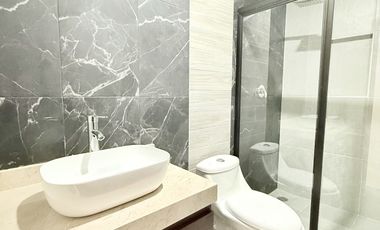 Casa en venta en Fracc. La Finca - Amplios espacios y funcionalidad