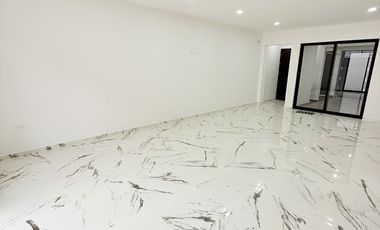Casa en venta en Fracc. La Finca - Amplios espacios y funcionalidad