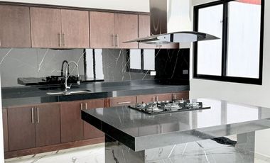 Casa en venta en Fracc. La Finca - Amplios espacios y funcionalidad