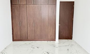 Casa en venta en Fracc. La Finca - Amplios espacios y funcionalidad