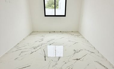 Casa en venta en Fracc. La Finca - Amplios espacios y funcionalidad