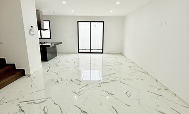 Casa en venta en Fracc. La Finca - Amplios espacios y funcionalidad