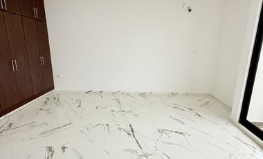 Casa en venta en Fracc. La Finca - Amplios espacios y funcionalidad