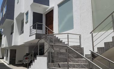 Casa en Venta, Tecamachalco en Conjunto, Amplia e Iluminada con Terraza Privada