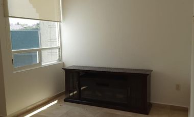 Casa en Venta, Tecamachalco en Conjunto, Amplia e Iluminada con Terraza Privada
