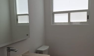Casa en Venta, Tecamachalco en Conjunto, Amplia e Iluminada con Terraza Privada
