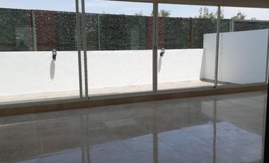 Casa en Venta, Tecamachalco en Conjunto, Amplia e Iluminada con Terraza Privada