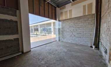 VENTA | RENTA Local Comercial, Servicios u Oficina  de 52.74 obra gris con terraza