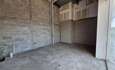 VENTA | RENTA Local Comercial, Servicios u Oficina  de 52.74 obra gris con terraza