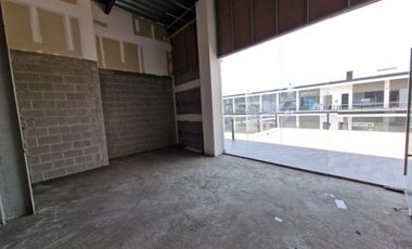 VENTA | RENTA Local Comercial, Servicios u Oficina  de 52.74 obra gris con terraza