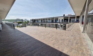 VENTA | RENTA Local Comercial, Servicios u Oficina  de 63.54 obra gris con terraza