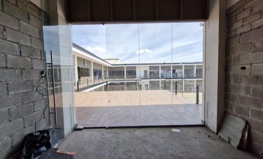 VENTA | RENTA Local Comercial, Servicios u Oficina  de 63.94 obra gris con terraza