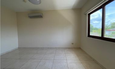 VENTA DE CASA EN CLAYTON - PH LOS SENDEROS CON DOBLE LOTE