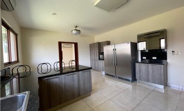 VENTA DE CASA EN CLAYTON - PH LOS SENDEROS CON DOBLE LOTE